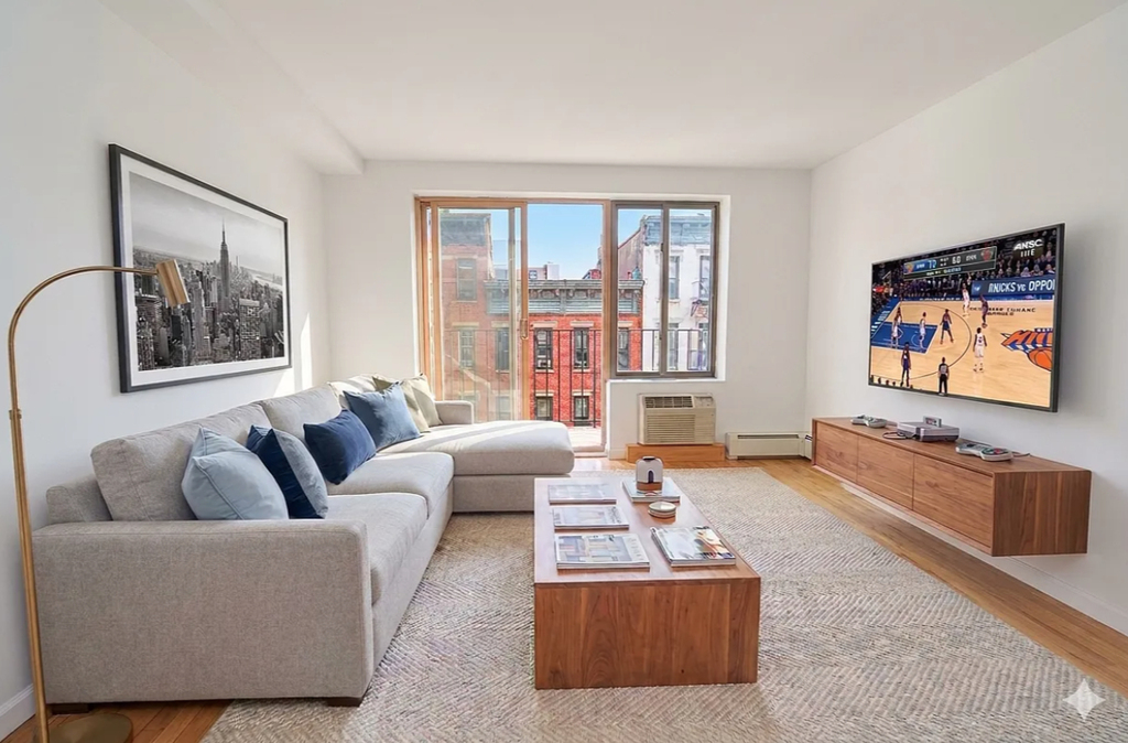 212 east 10th street - Photo 3