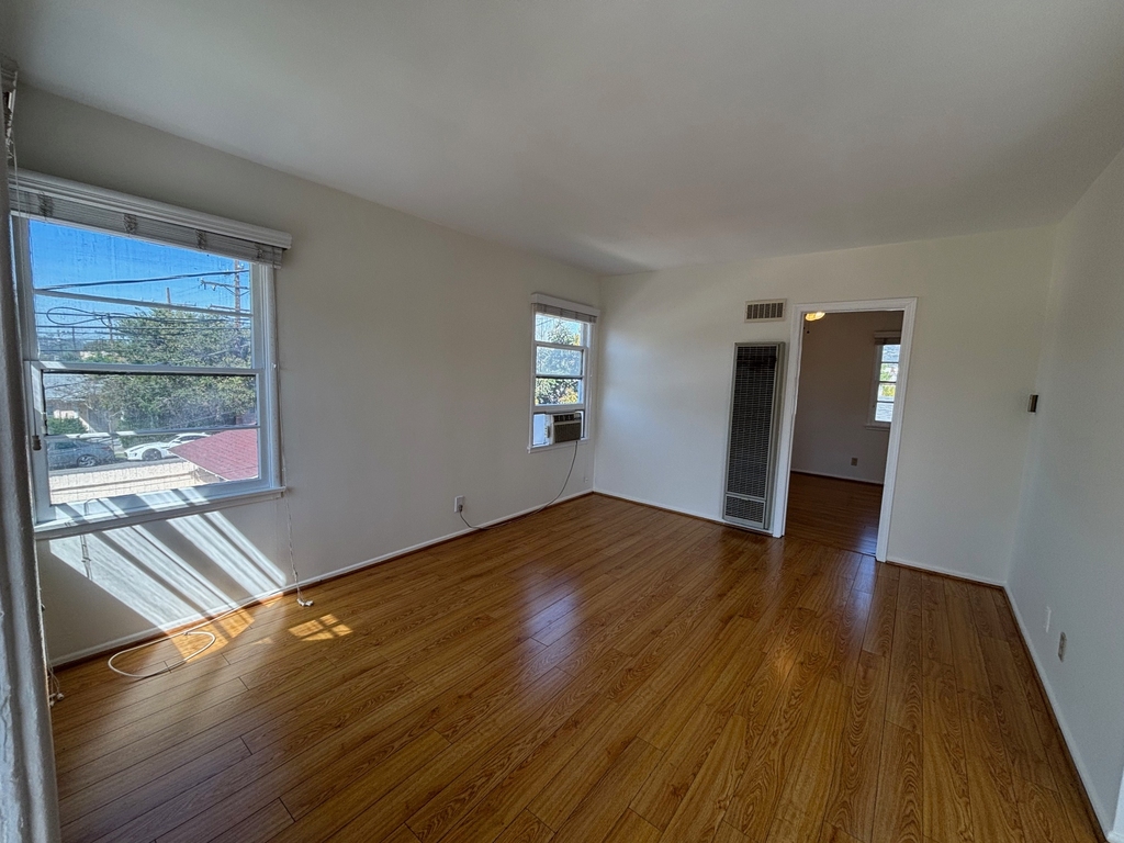 373 Myrtle Street - Photo 3