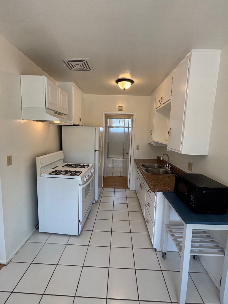 373 Myrtle Street - Photo 9