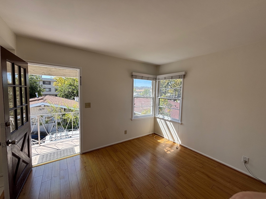 373 Myrtle Street - Photo 2
