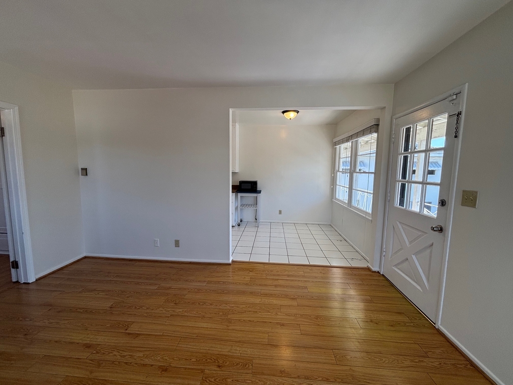 373 Myrtle Street - Photo 7