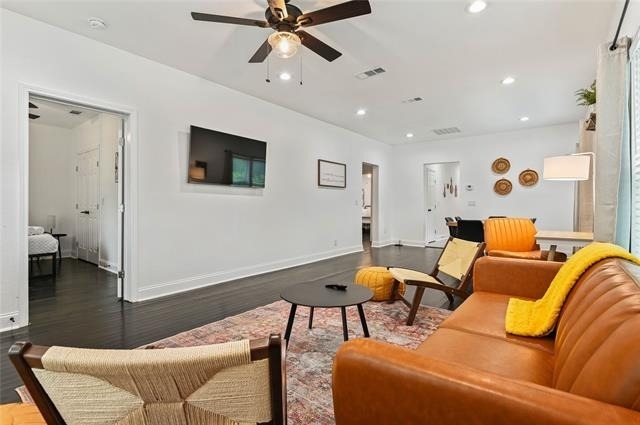 1106 W Chestnut Street - Photo 36