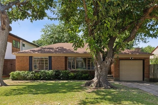 3884 Van Ness Lane - Photo 0