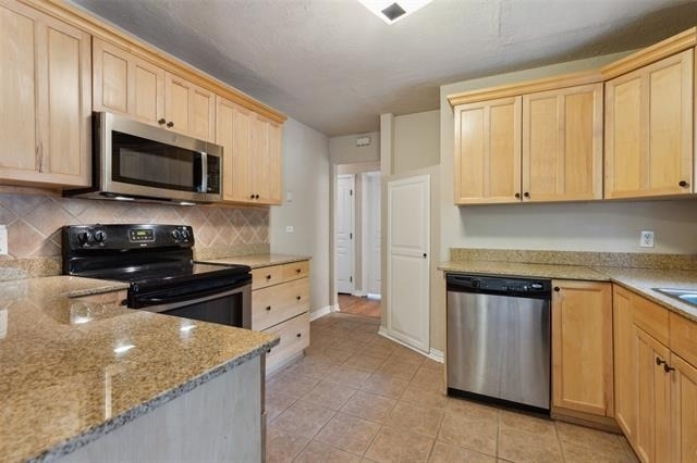 3884 Van Ness Lane - Photo 4