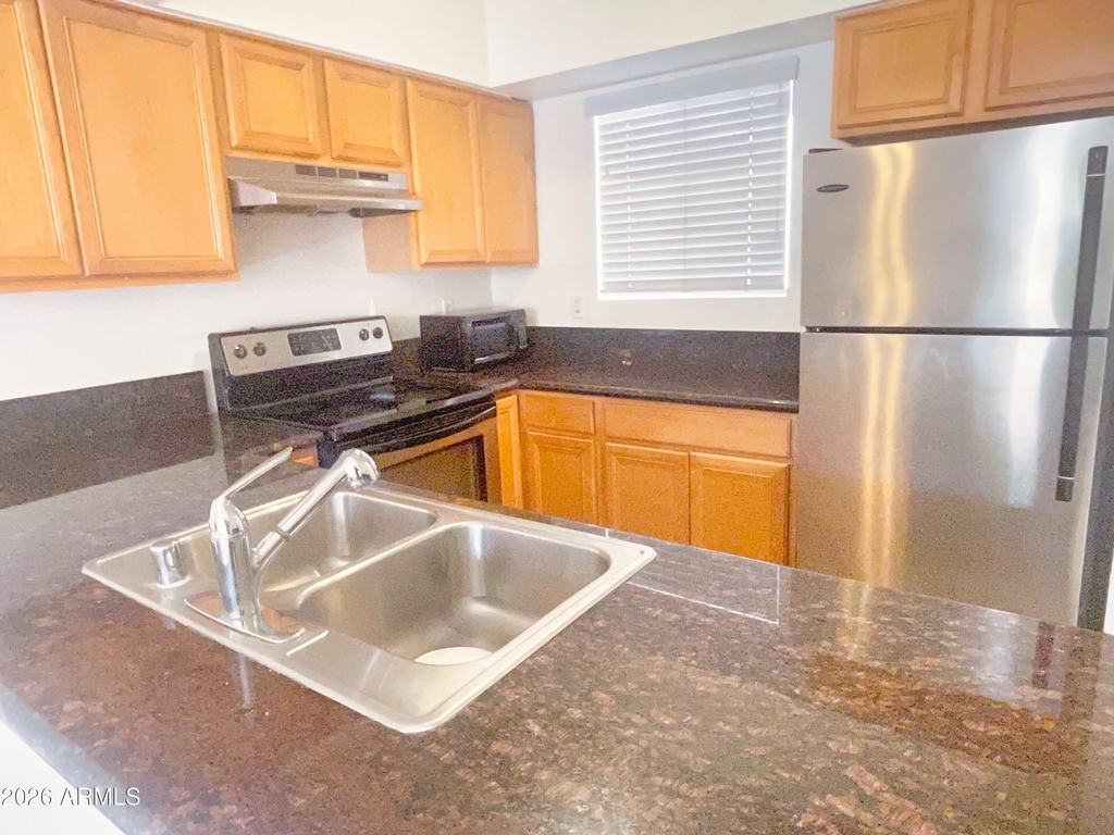 1065 W 1st Street - Photo 2