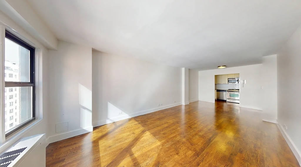 East 63rd Street - Photo 1