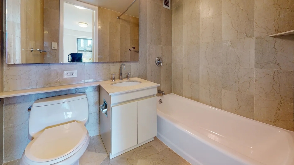 East 63rd Street - Photo 7