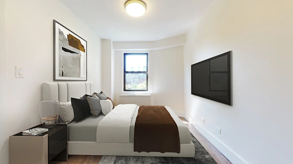 East 63rd Street - Photo 1