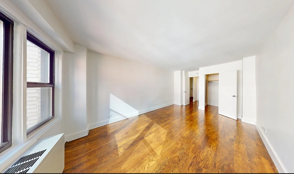 East 63rd Street - Photo 0