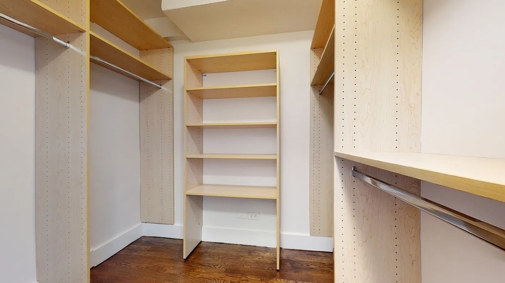 East 63rd Street - Photo 6