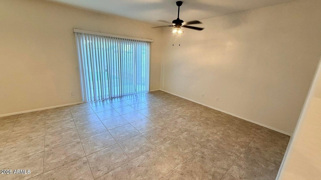 36439 W Pampoloma Avenue - Photo 3