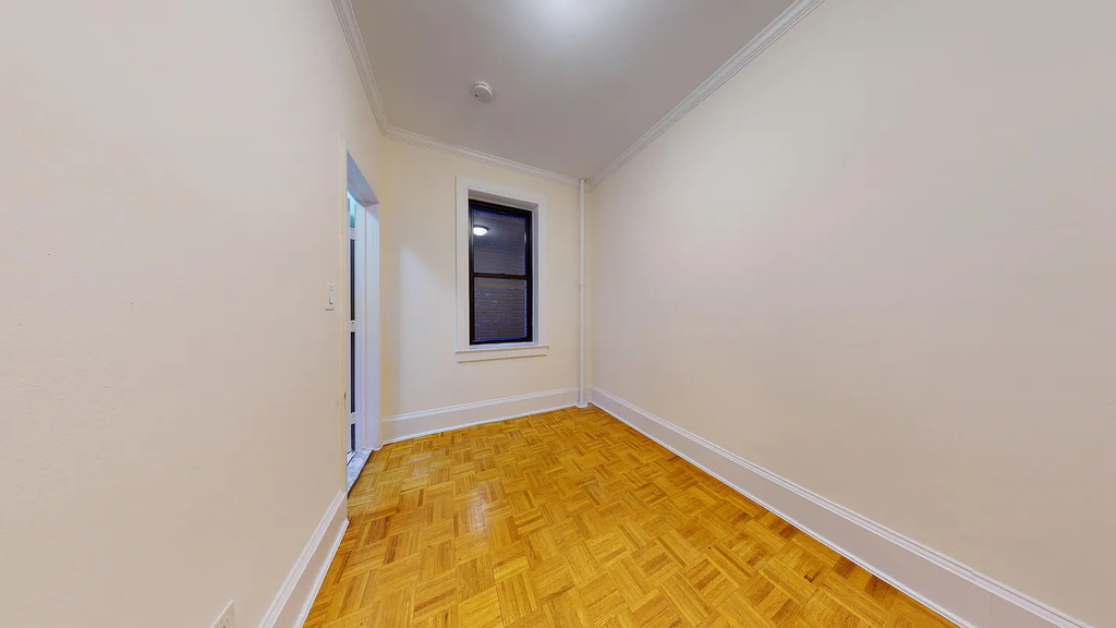 East 38th Street - Photo 3
