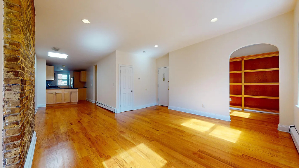 West Broadway - Photo 10
