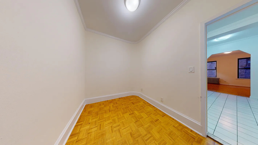East 38th Street - Photo 4