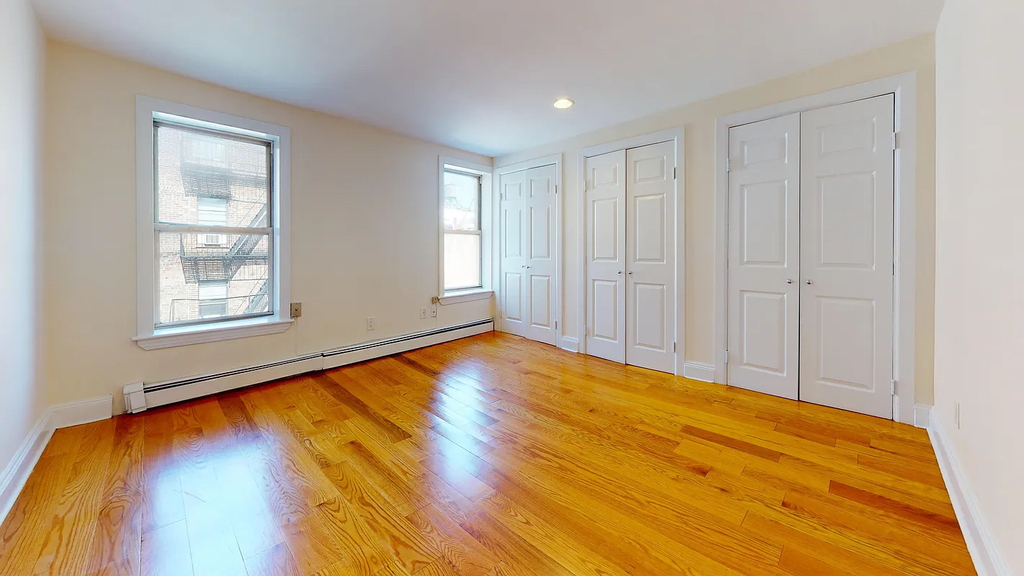West Broadway - Photo 13