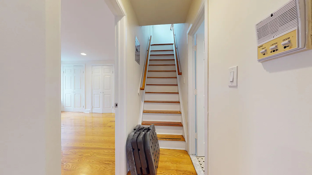 West Broadway - Photo 18