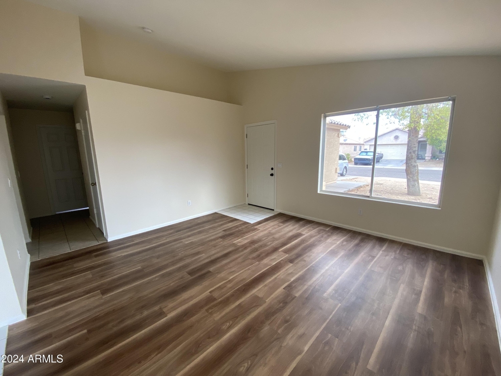 10849 W Monterosa Street - Photo 4
