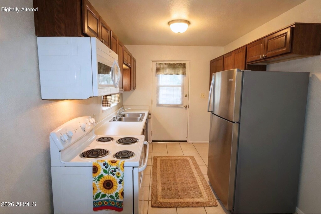1006 N Pueblo Drive - Photo 2