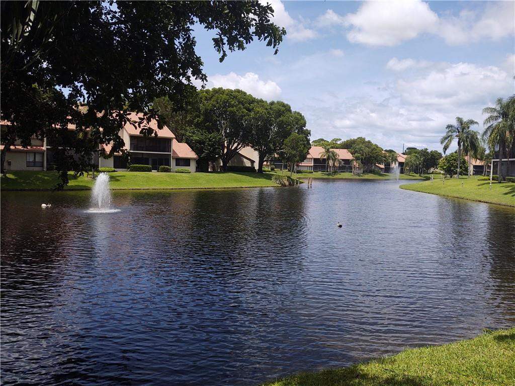 5801 Coach House Circle - Photo 27