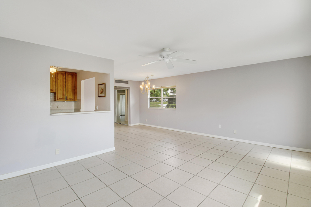 175 Valencia H - Photo 2
