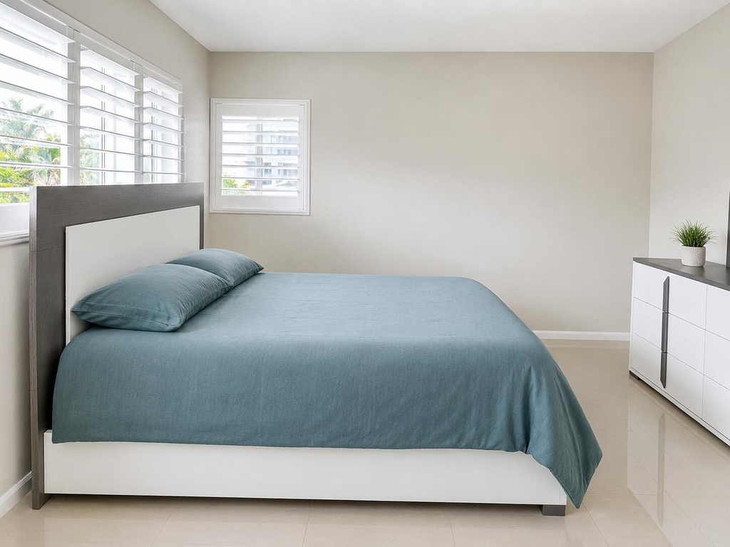 1201 S Riverside Drive - Photo 7