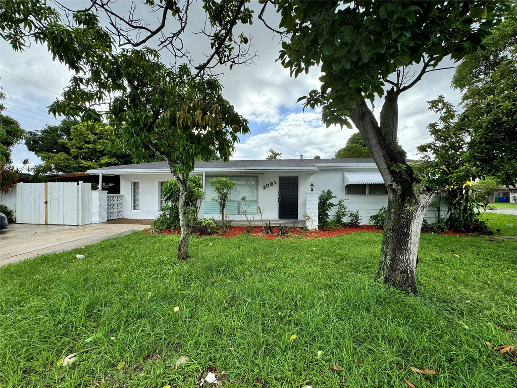 2091 Oleander Drive - Photo 1