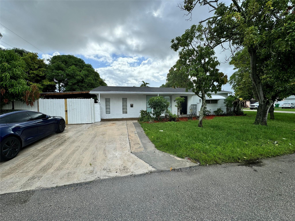 2091 Oleander Drive - Photo 0