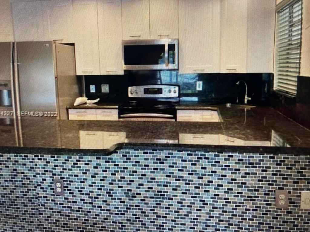 1174 Nw 13th Street - Photo 1