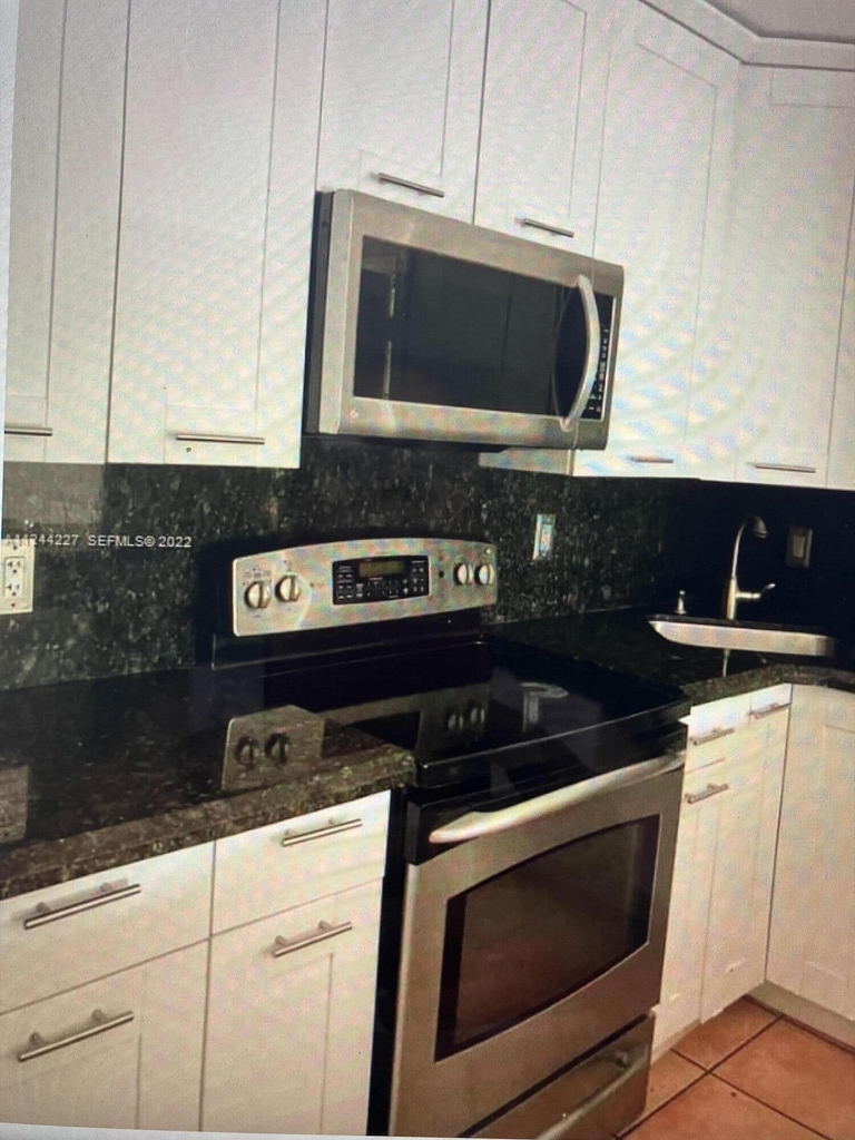 1174 Nw 13th Street - Photo 2