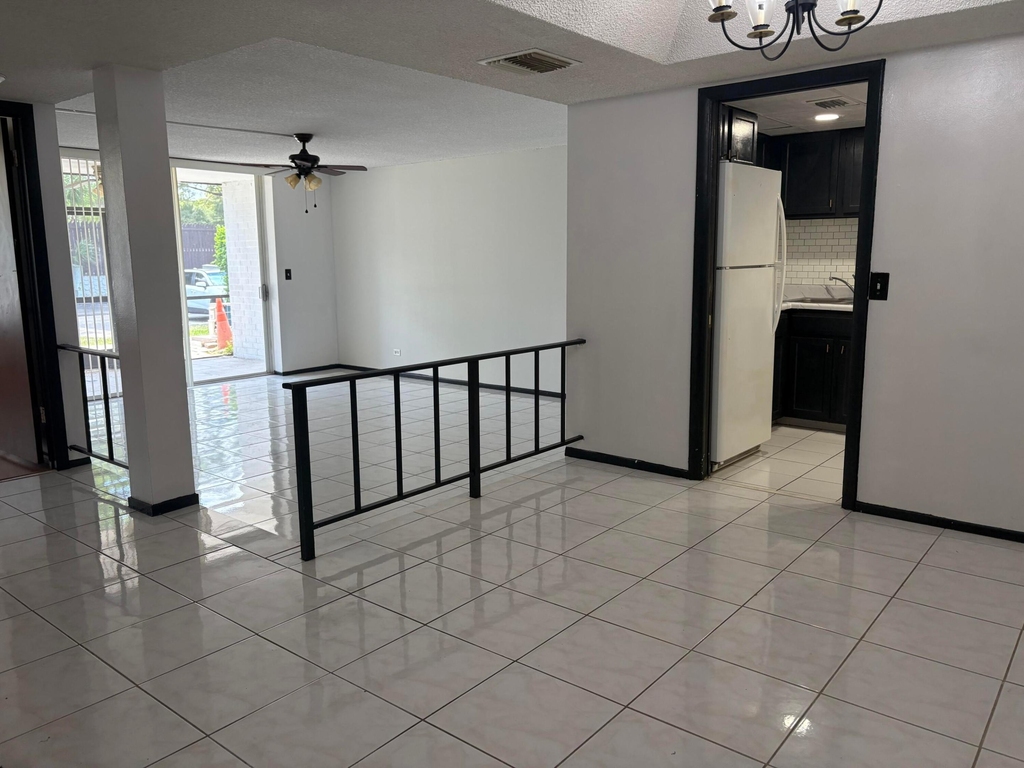 3660 Inverrary Drive - Photo 10