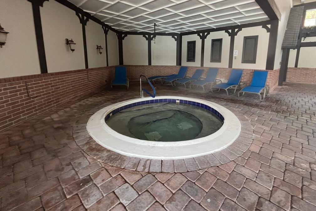 3660 Inverrary Drive - Photo 2