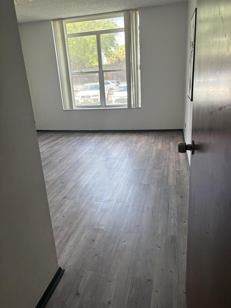 3660 Inverrary Drive - Photo 25