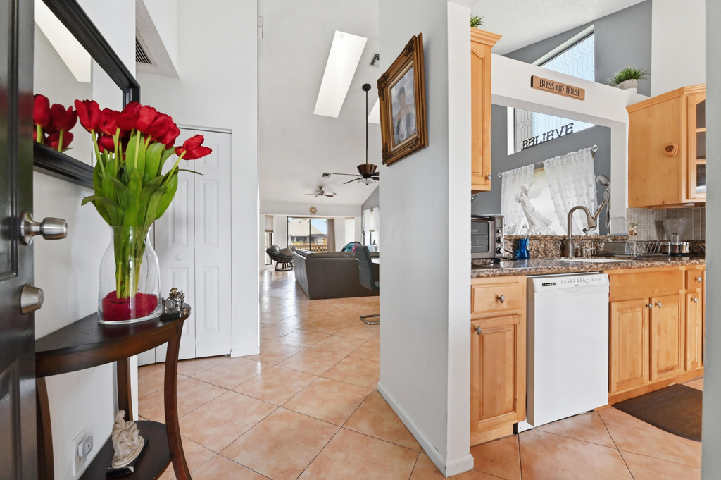 1012 Landings Boulevard - Photo 4