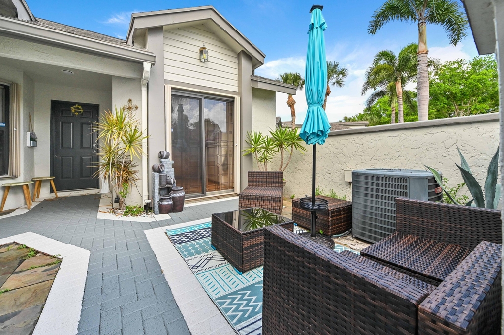 1012 Landings Boulevard - Photo 3