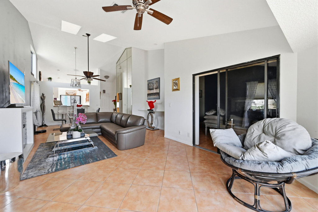 1012 Landings Boulevard - Photo 11