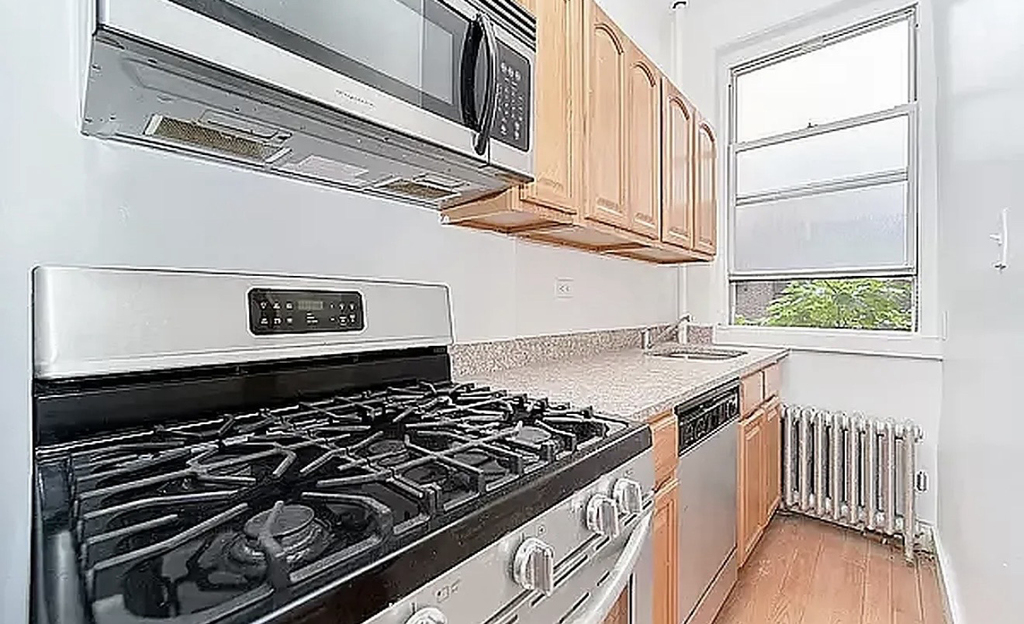 852 Amsterdam Avenue - Photo 8