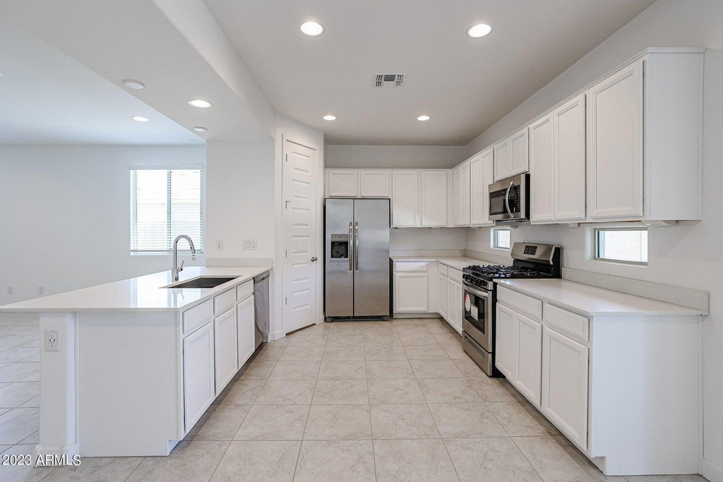 16554 W Questa Drive - Photo 7
