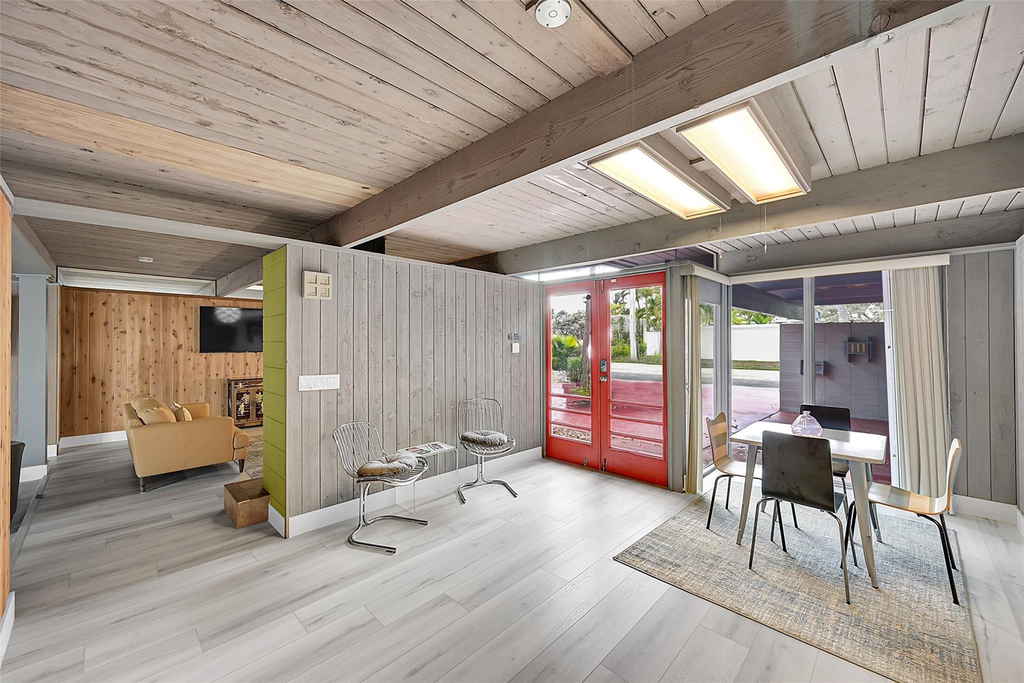 234 Pine Avenue - Photo 3