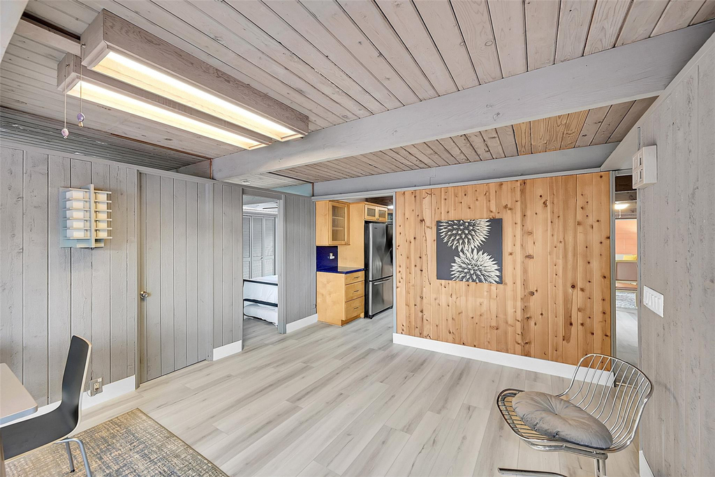 234 Pine Avenue - Photo 2