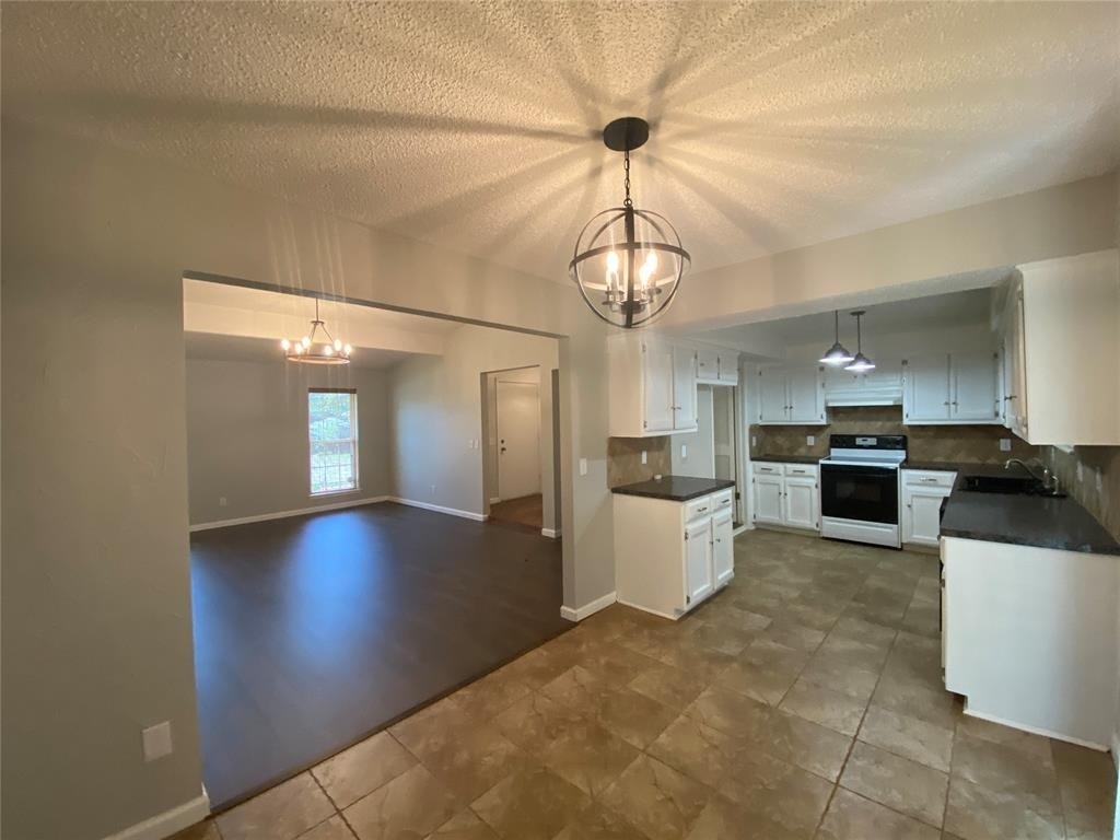 2433 N Shady Tree Drive - Photo 3