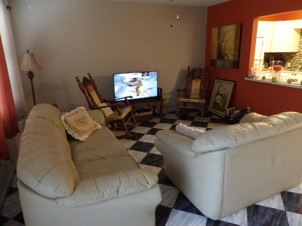 195 Fanshaw Way E - Photo 9
