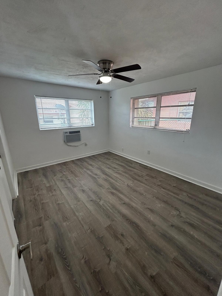 7624 Pembroke Road - Photo 6