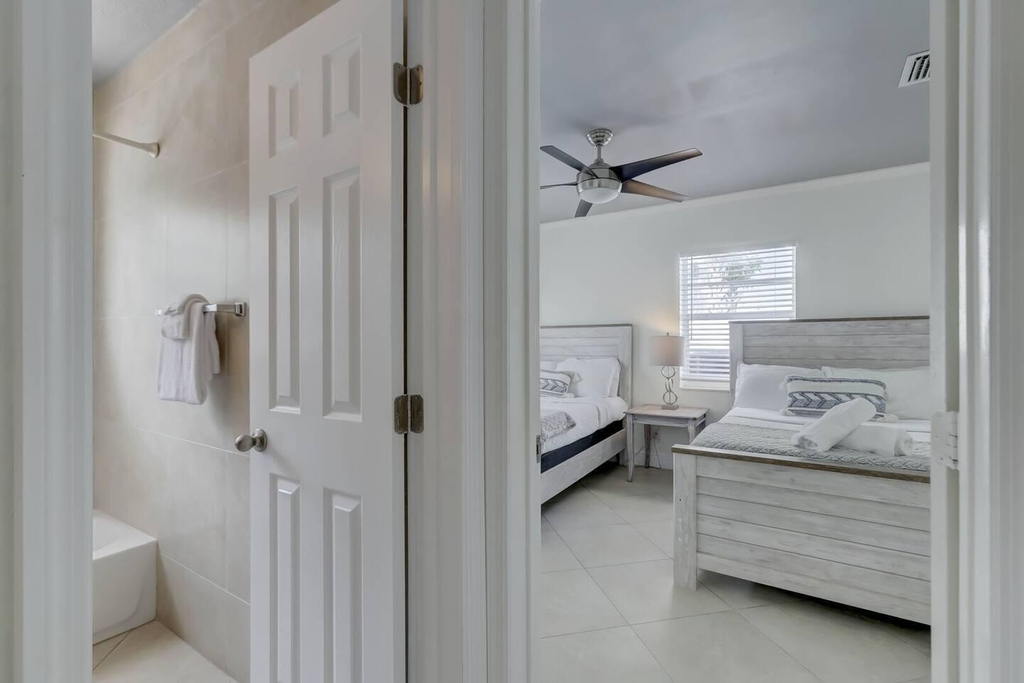 2740 Ne 30th Place - Photo 15