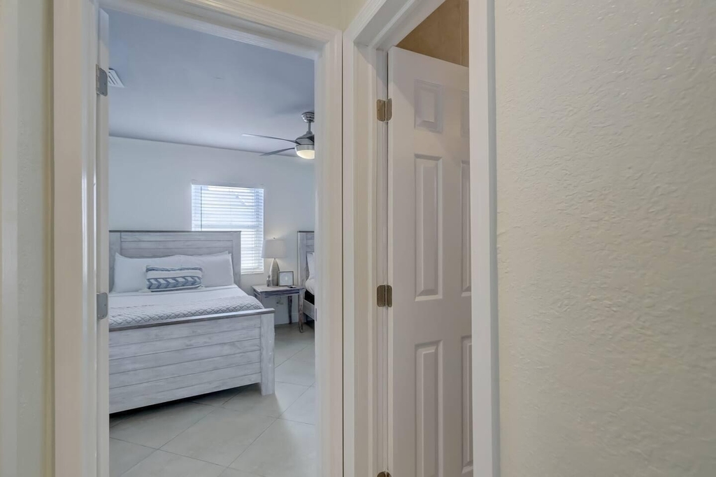 2740 Ne 30th Place - Photo 21