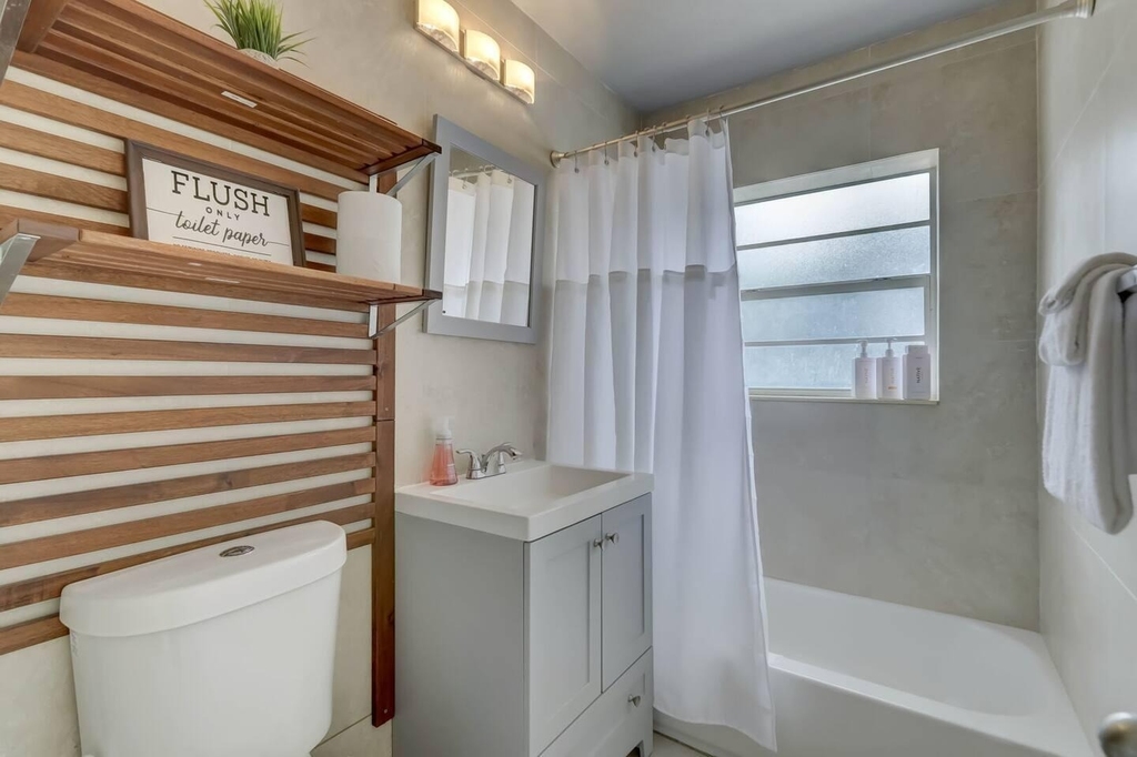 2740 Ne 30th Place - Photo 18