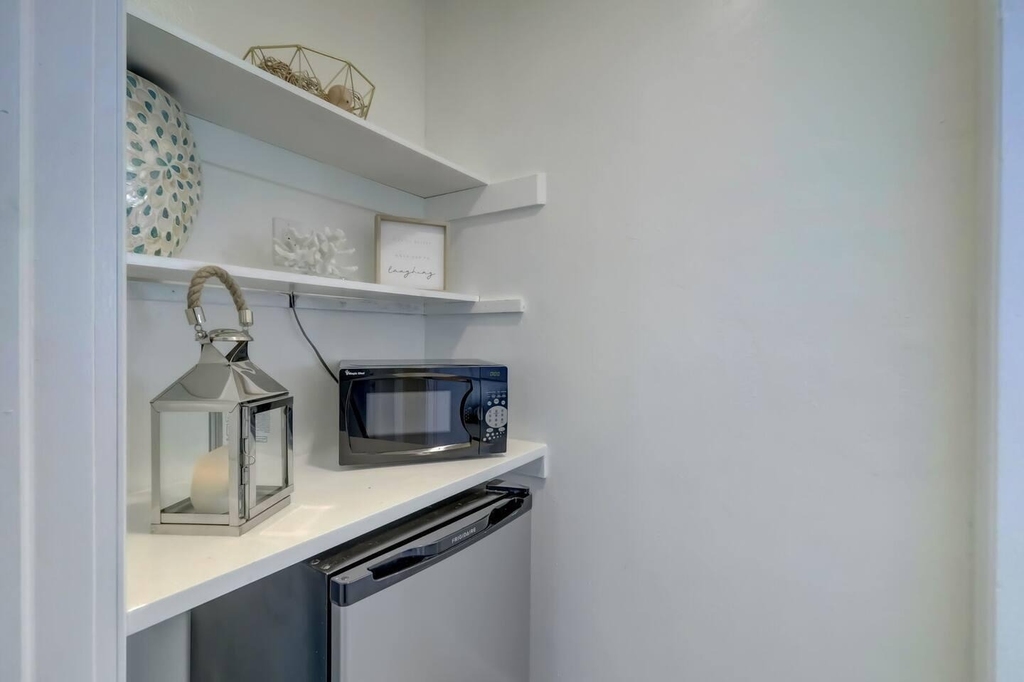 2740 Ne 30th Place - Photo 22