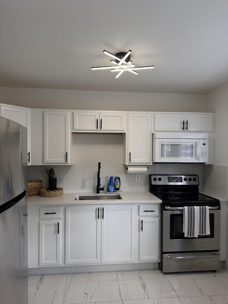 9052 Fountain Road - Photo 0