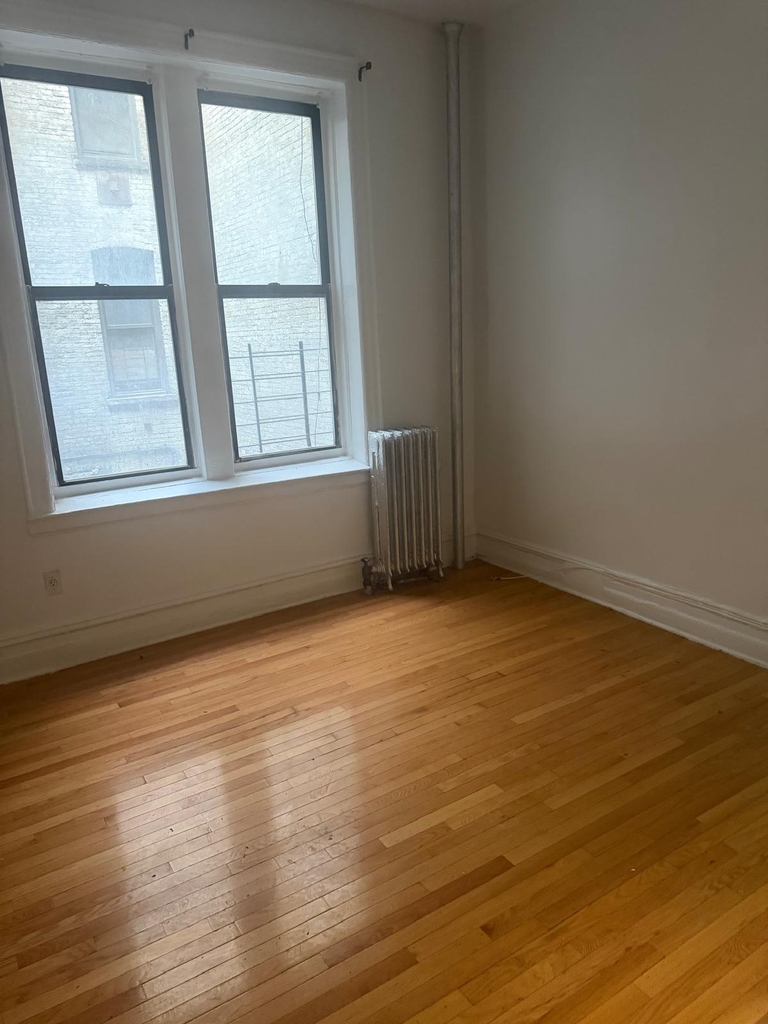 W 159th St / St Nicholas Avenue  - Photo 4