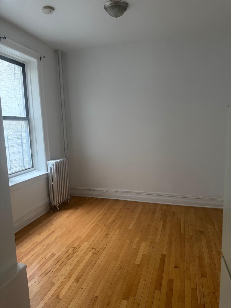 W 159th St / St Nicholas Avenue  - Photo 3