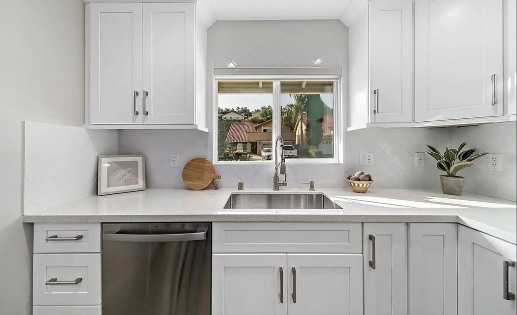 2720 E Melissa - Photo 2